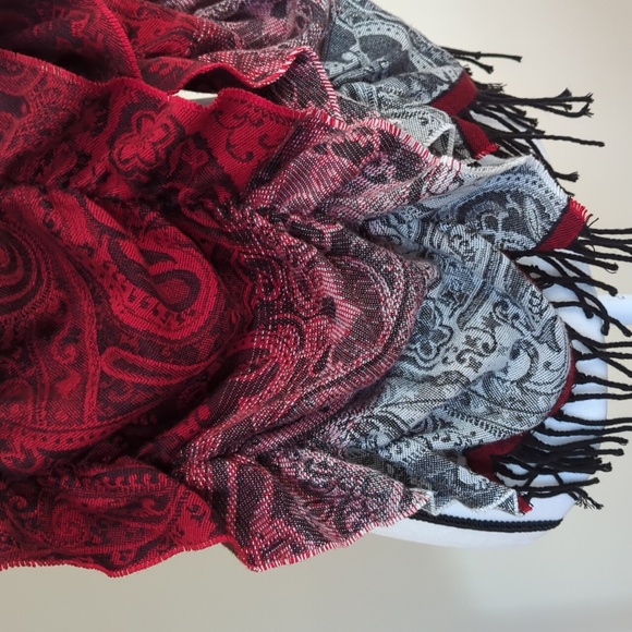 V. Fraas Cashmink Paisley Fringe Scarf Red Black - Picture 12 of 16